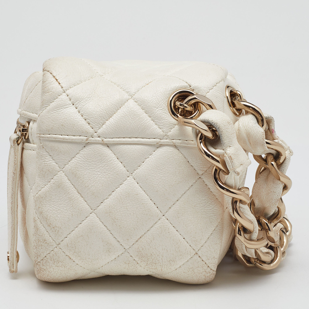 CHANEL White Quilted Leather Vanity Case Wristlet Pouch - Picture 4 of 8